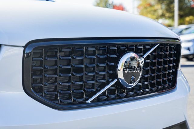 Used 2026 Volvo XC40 B5 Plus w/ Protection Package Premier AWD/4WD image 11