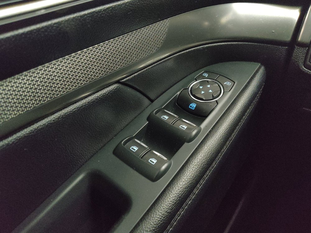 Used 2019 Ford Explorer XLT w/ Equipment Group 202A AWD/4WD image 27