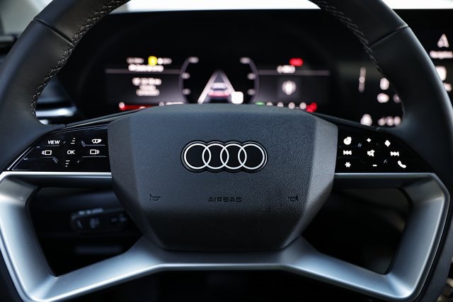New 2025 Audi Q5 Premium Plus image 32