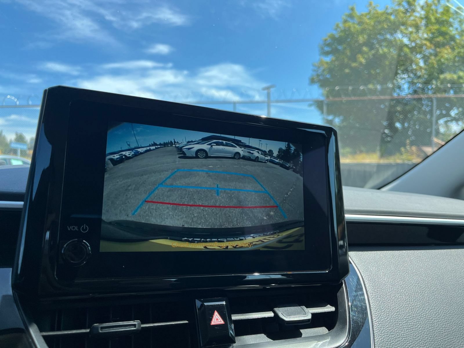 Used 2025 Toyota Corolla LE FWD image 24