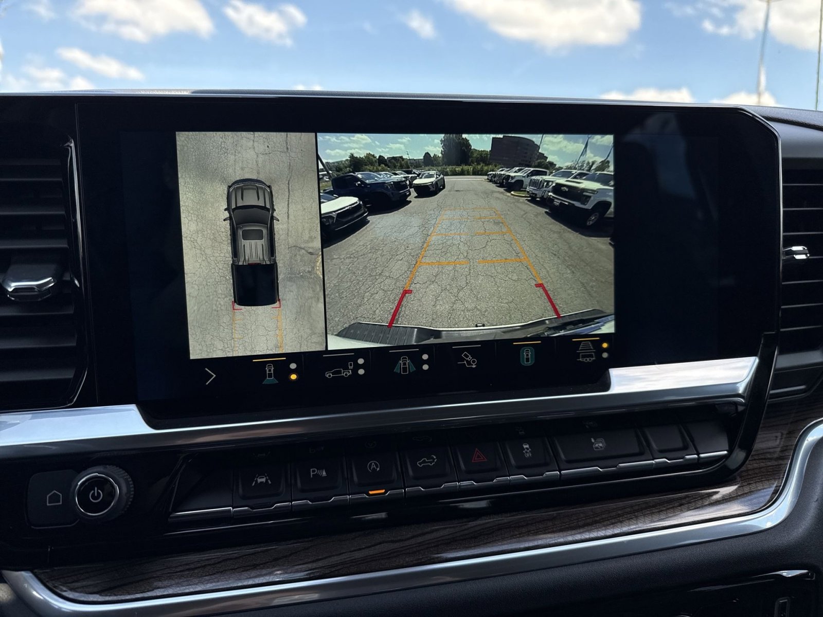 Used 2022 Chevrolet Silverado 1500 RST AWD/4WD image 19