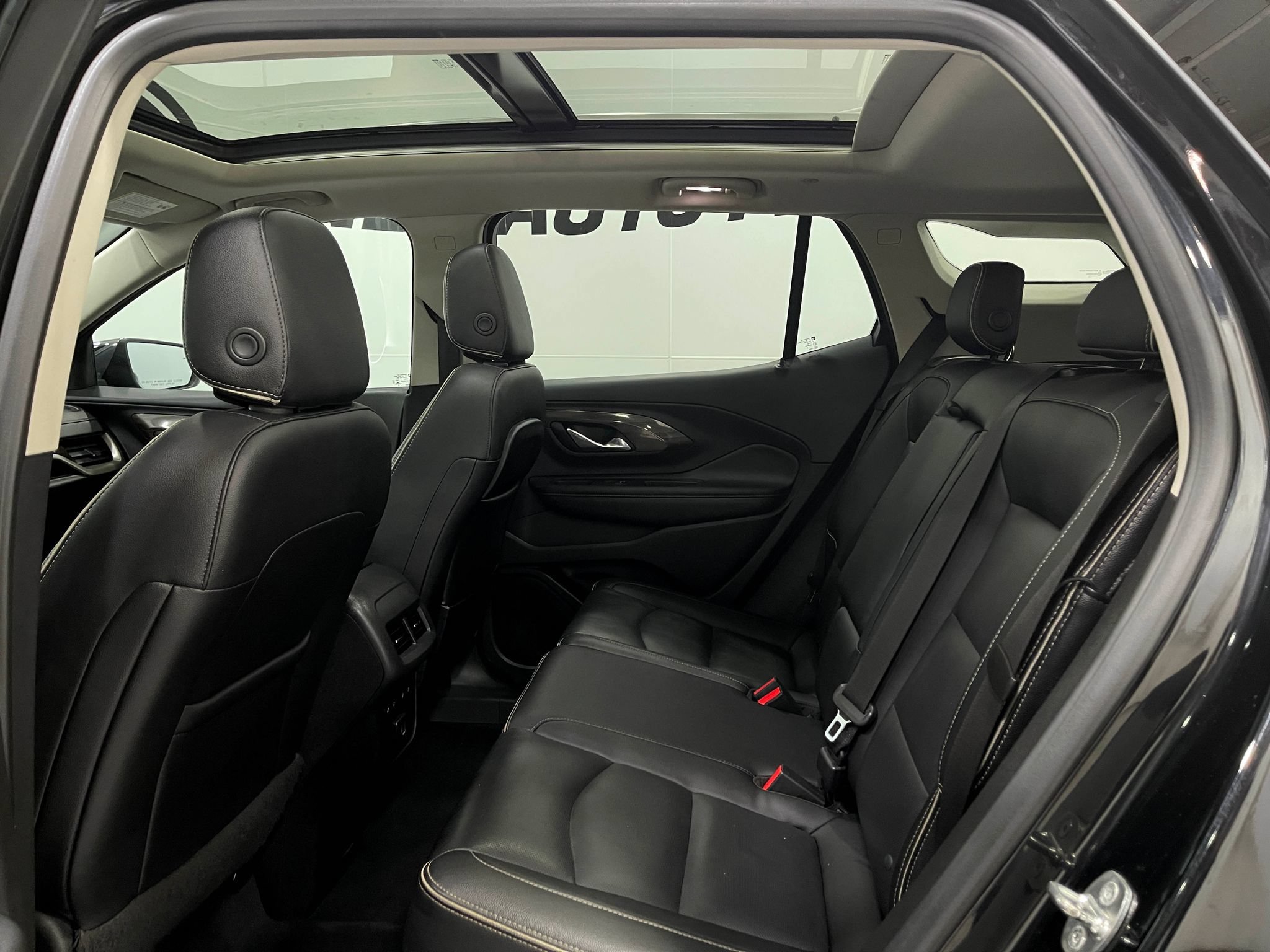 Used 2019 GMC Terrain Denali w/ GMC Pro Grade Package AWD/4WD image 29