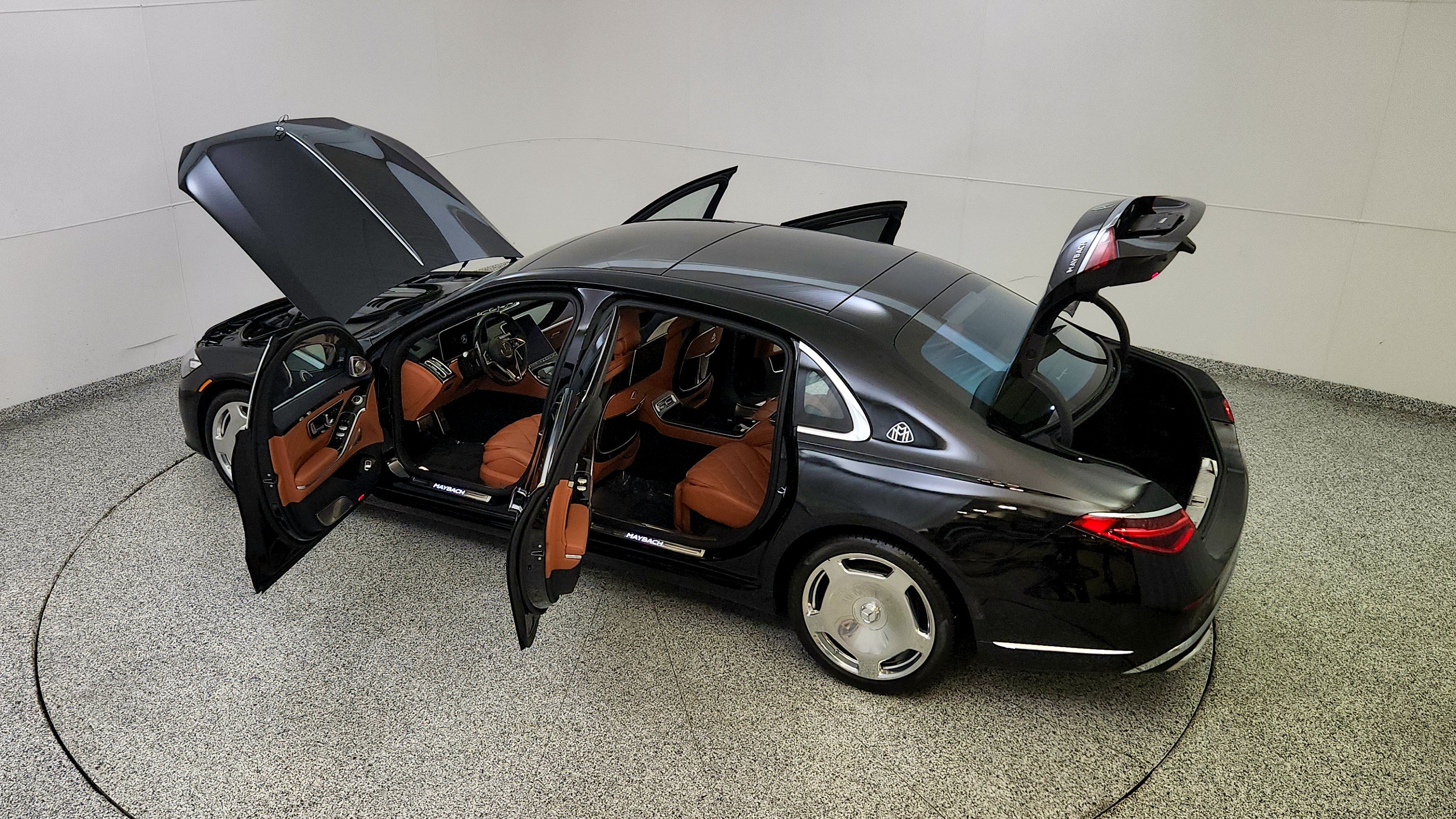 Used 2023 Mercedes-Benz Maybach S 680 4MATIC w/ Manufaktur Leather Package image 18