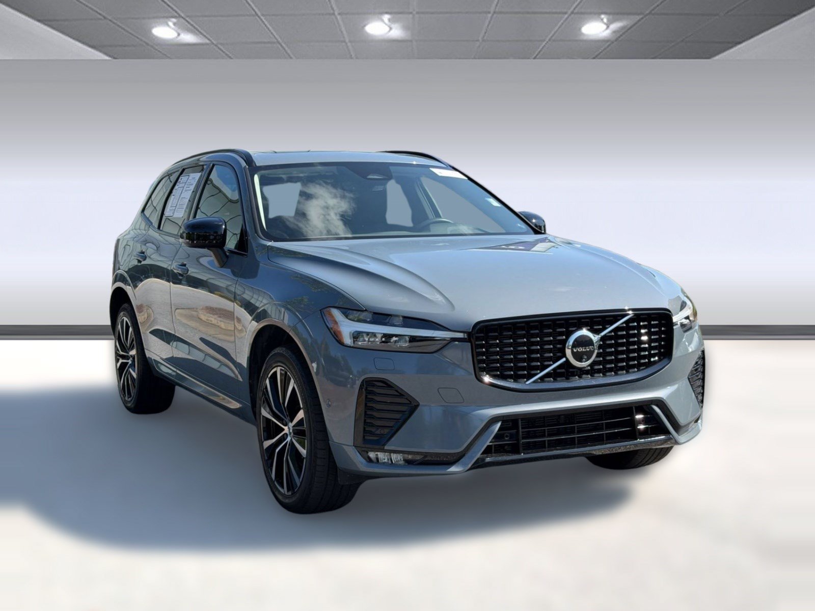 Certified 2024 Volvo XC60 B5 Plus w/ Protection Package Premier AWD/4WD image 7