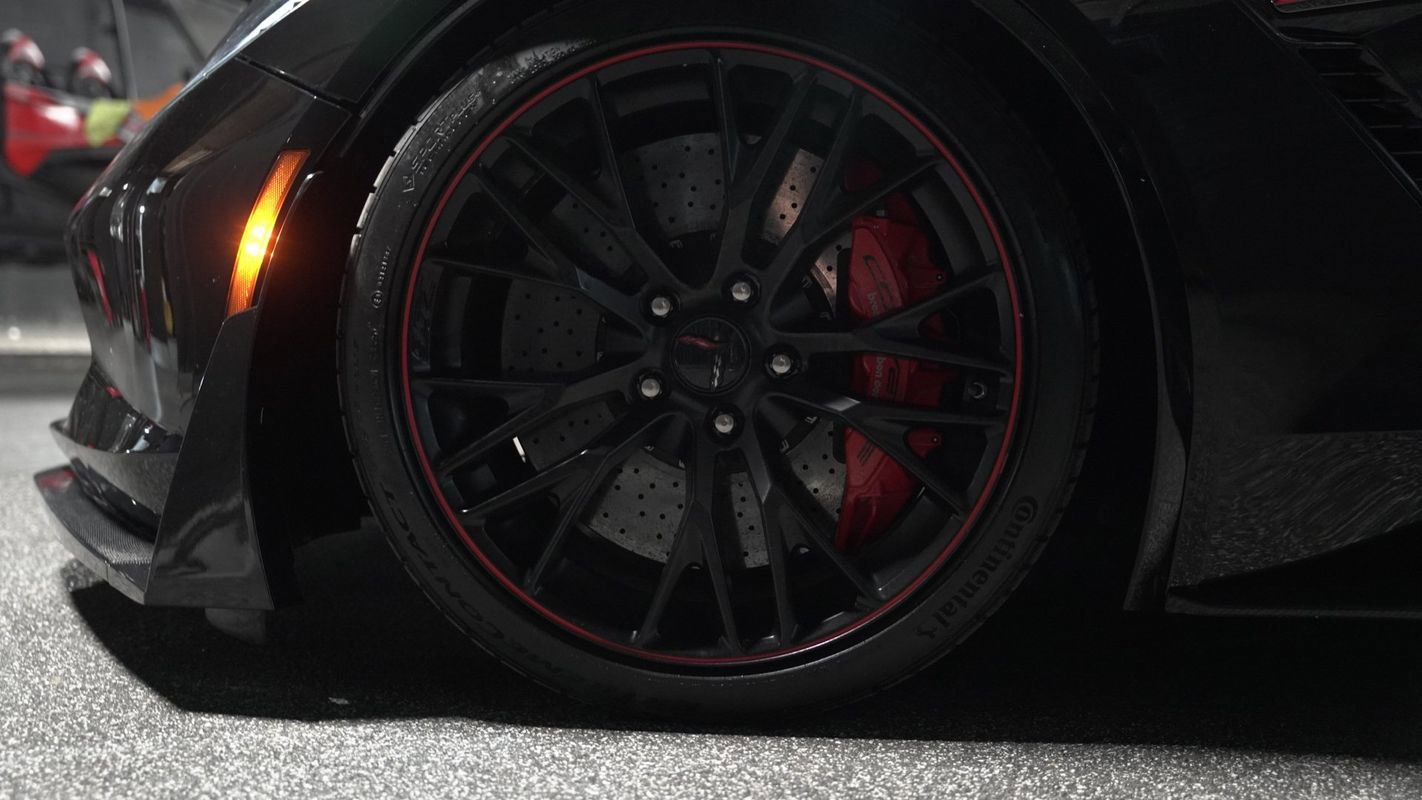 Used 2018 Chevrolet Corvette Z06 RWD image 3
