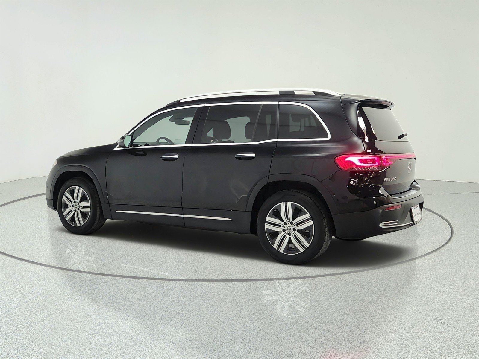 Used 2023 Mercedes-Benz EQB 300 4MATIC image 7