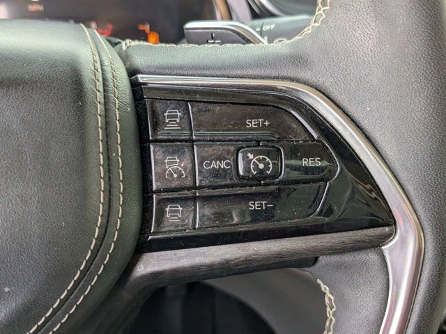 Used 2023 Jeep Grand Cherokee Overland w/ Luxury Tech Group IV image 26