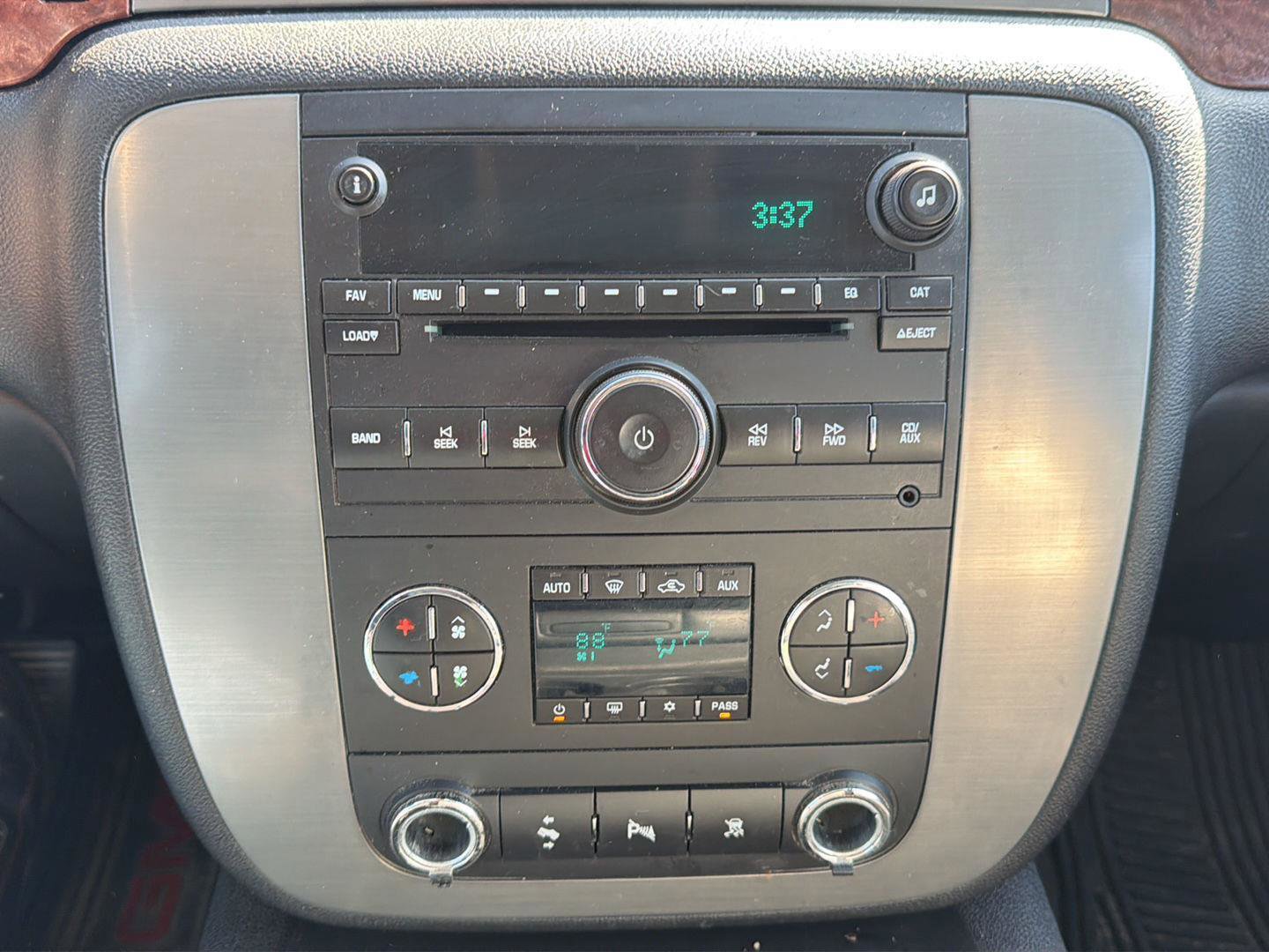 Used 2008 GMC Yukon XL SLT w/ SLT Preferred Equipment Group image 18