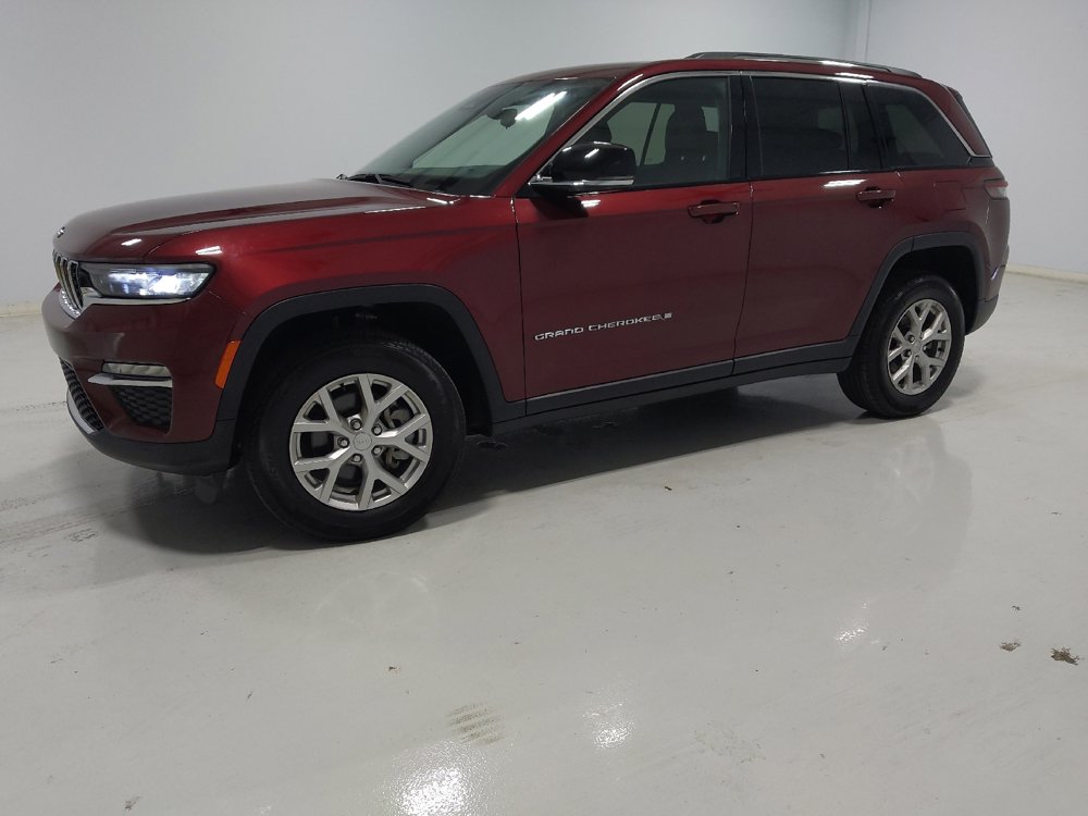 Used 2023 Jeep Grand Cherokee Limited AWD/4WD image 2