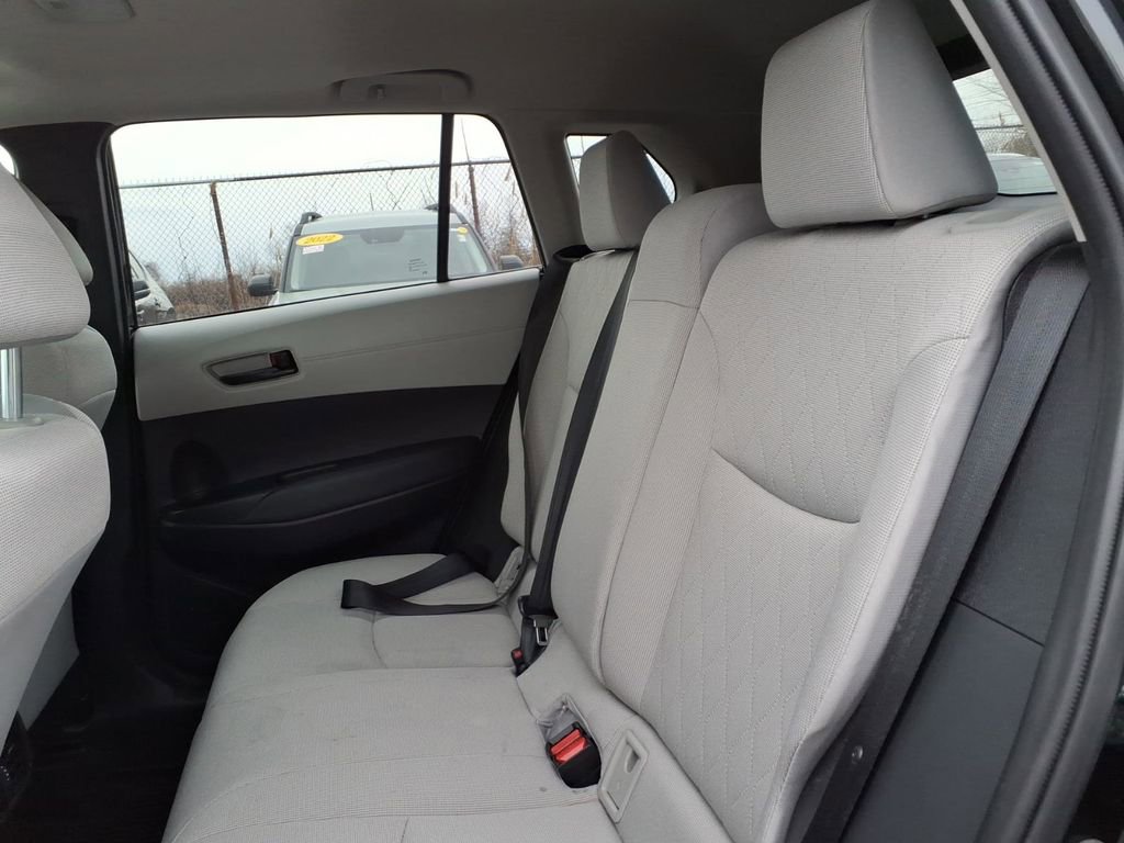Used 2025 Toyota Corolla Cross LE w/ Moonroof Package image 28