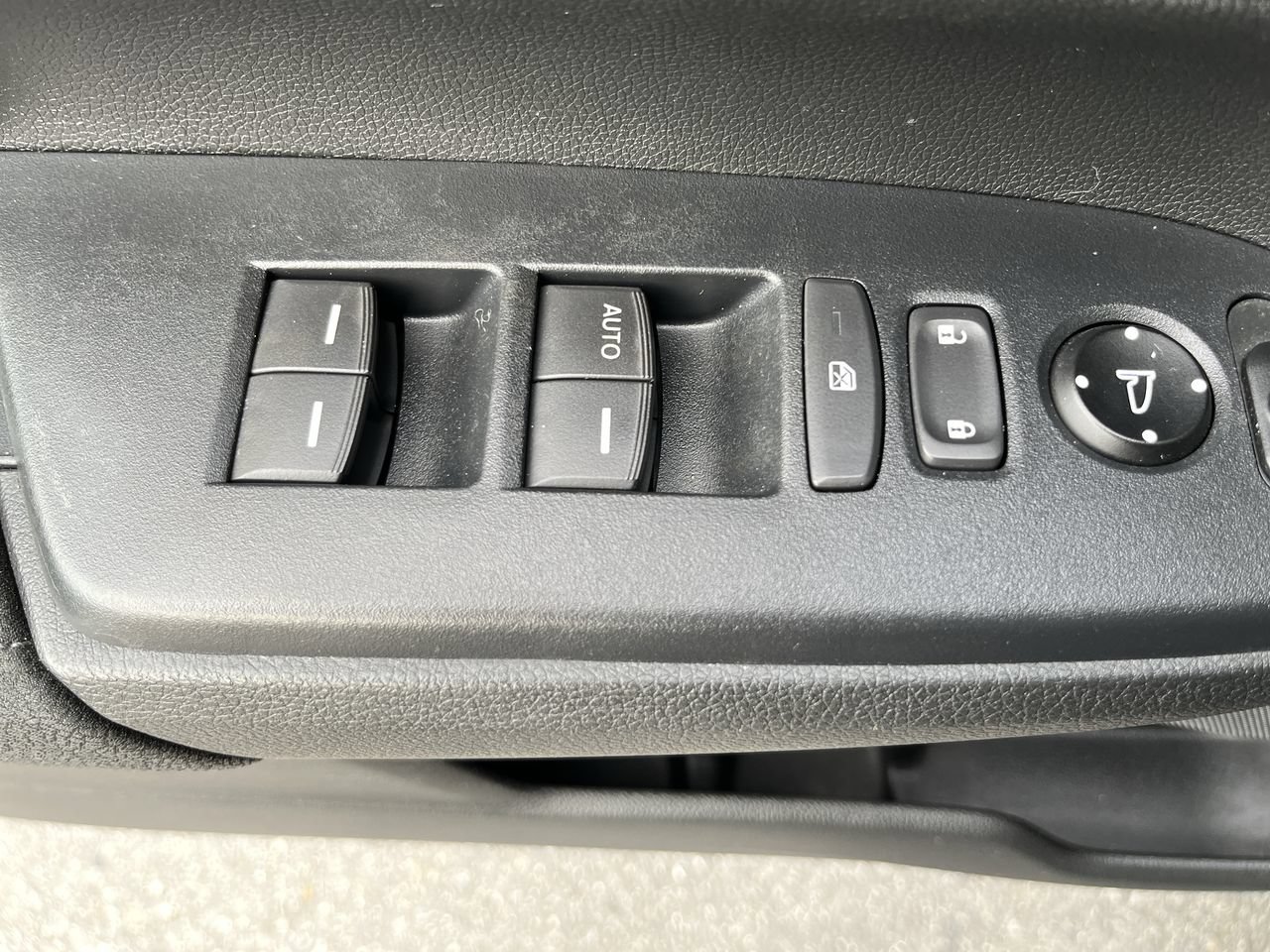 Used 2018 Honda CR-V LX image 4