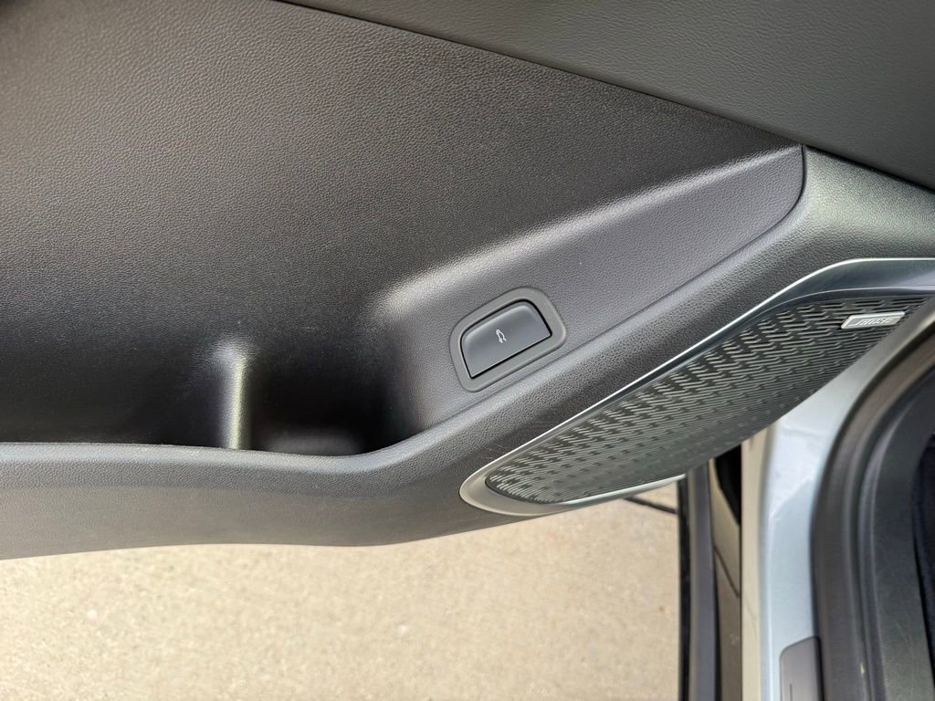 Used 2025 Buick Enclave Sport Touring image 29