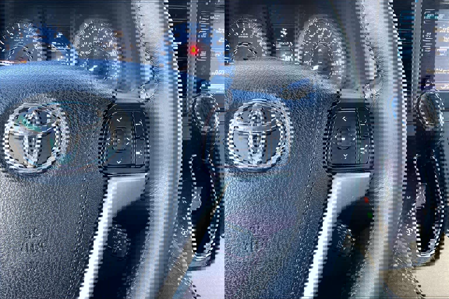 Used 2017 Toyota Sienna XLE image 21