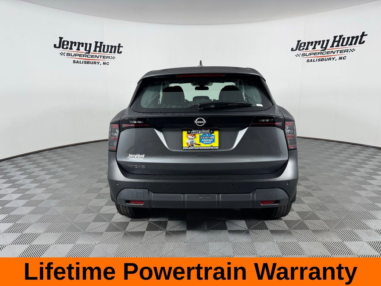 Used 2025 Nissan Kicks S image 8