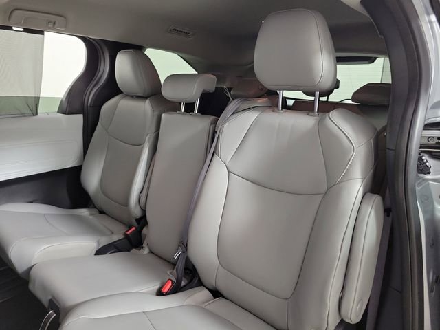 Used 2025 Toyota Sienna XLE w/ XLE Plus Package image 13