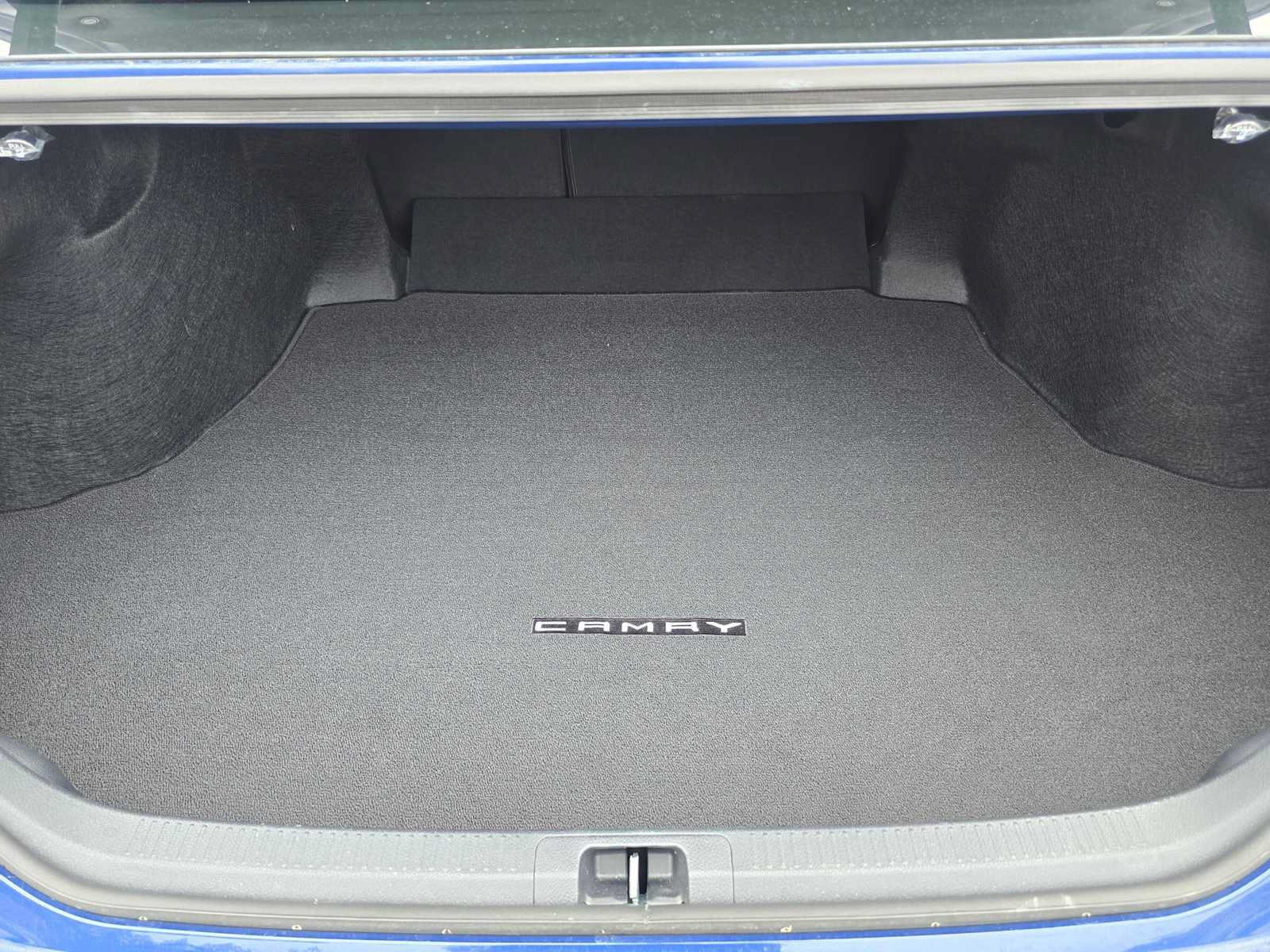 Used 2025 Toyota Camry SE w/ Multimedia Upgrade Package FWD image 14