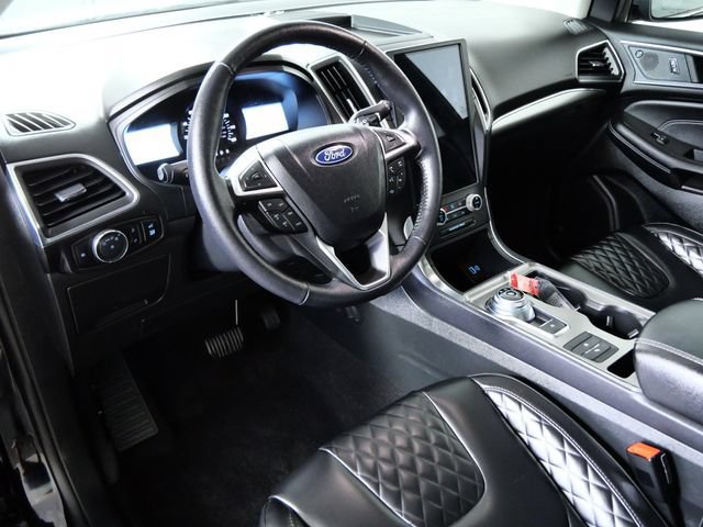Certified 2024 Ford Edge Titanium AWD/4WD image 3
