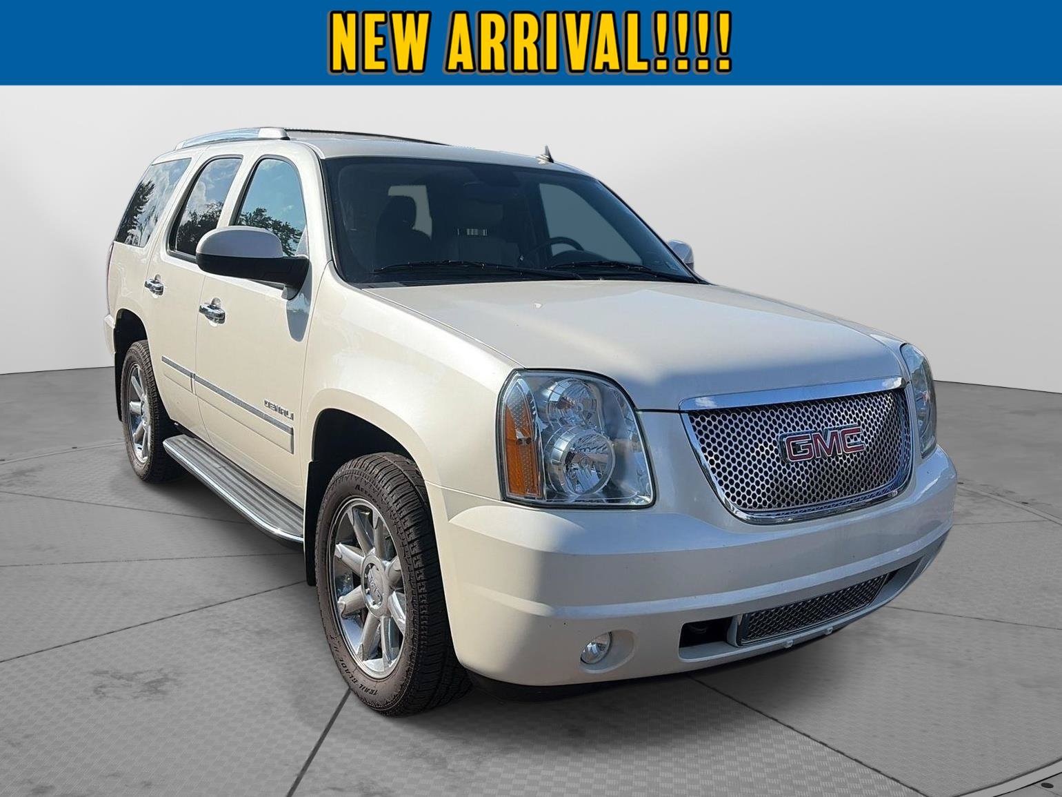 Used 2013 GMC Yukon Denali AWD/4WD image 3