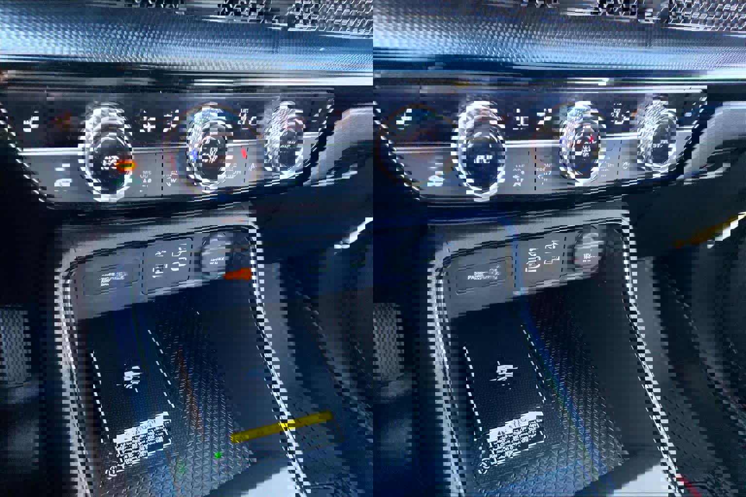 Used 2024 Honda CR-V Sport Touring image 32