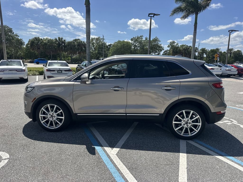 Used 2019 Lincoln MKC Reserve w/ MKC Technology Package FWD image 9