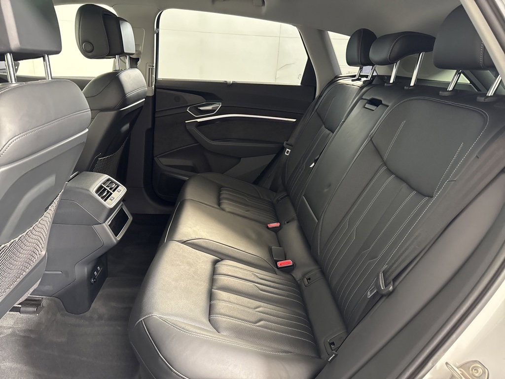 Used 2021 Audi e-tron Prestige w/ Prestige Package image 20
