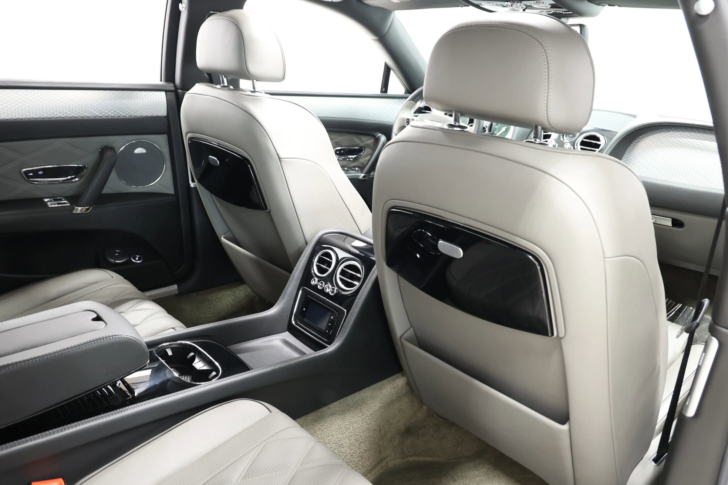 Used 2014 Bentley Flying Spur W12 image 67