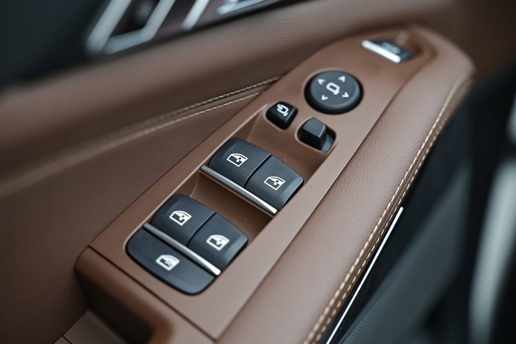 New 2026 BMW X5 xDrive50e w/ M Sport Package image 18