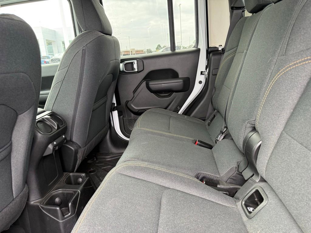 Used 2024 Jeep Gladiator Sport image 23