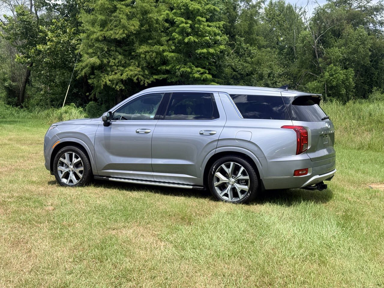 Used 2021 Hyundai Palisade Limited FWD image 3