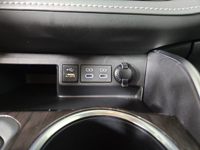 Used 2024 Toyota Highlander Platinum AWD/4WD image 29