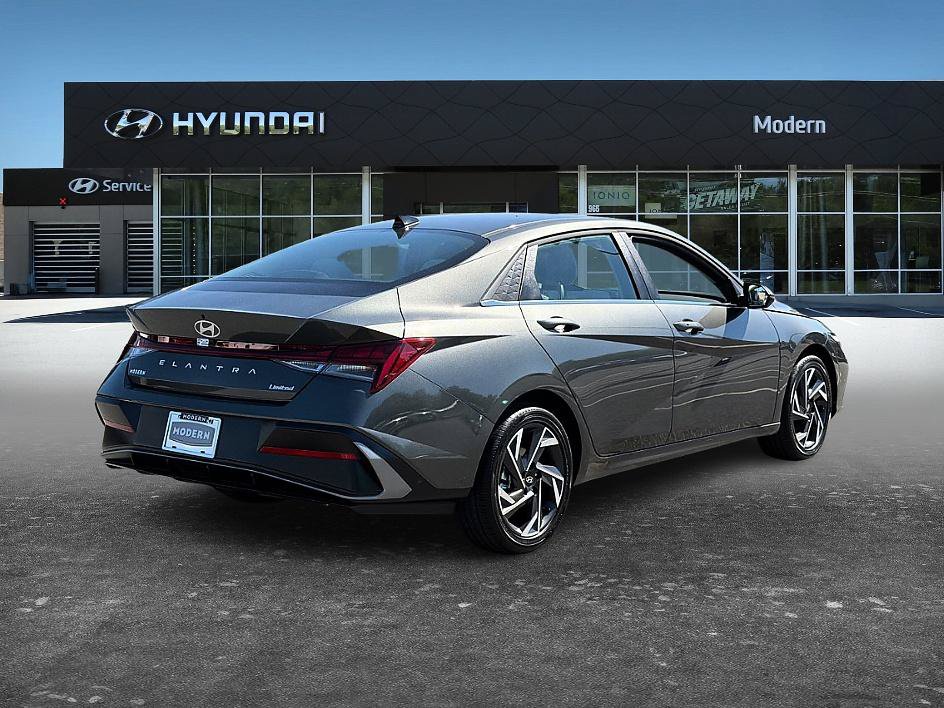 New 2026 Hyundai Elantra Limited FWD image 3