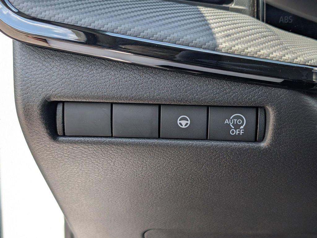 Used 2025 Nissan Kicks SR image 18