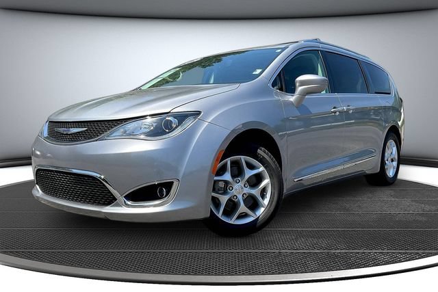 Used 2020 Chrysler Pacifica Touring-L w/ Tire & Wheel Group FWD image 1