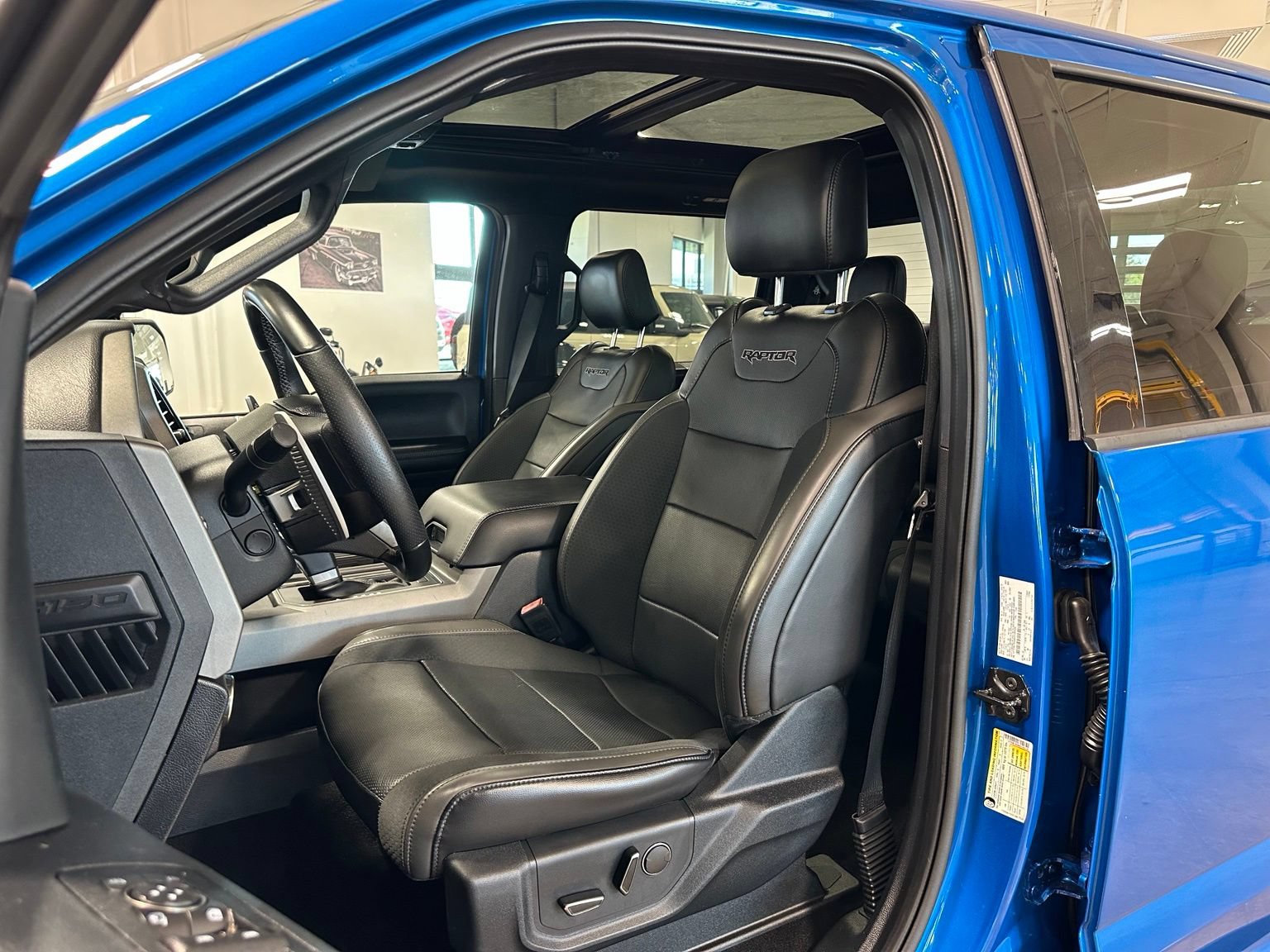 Used 2019 Ford F150 Raptor w/ Equipment Group 802A Luxury AWD/4WD image 14