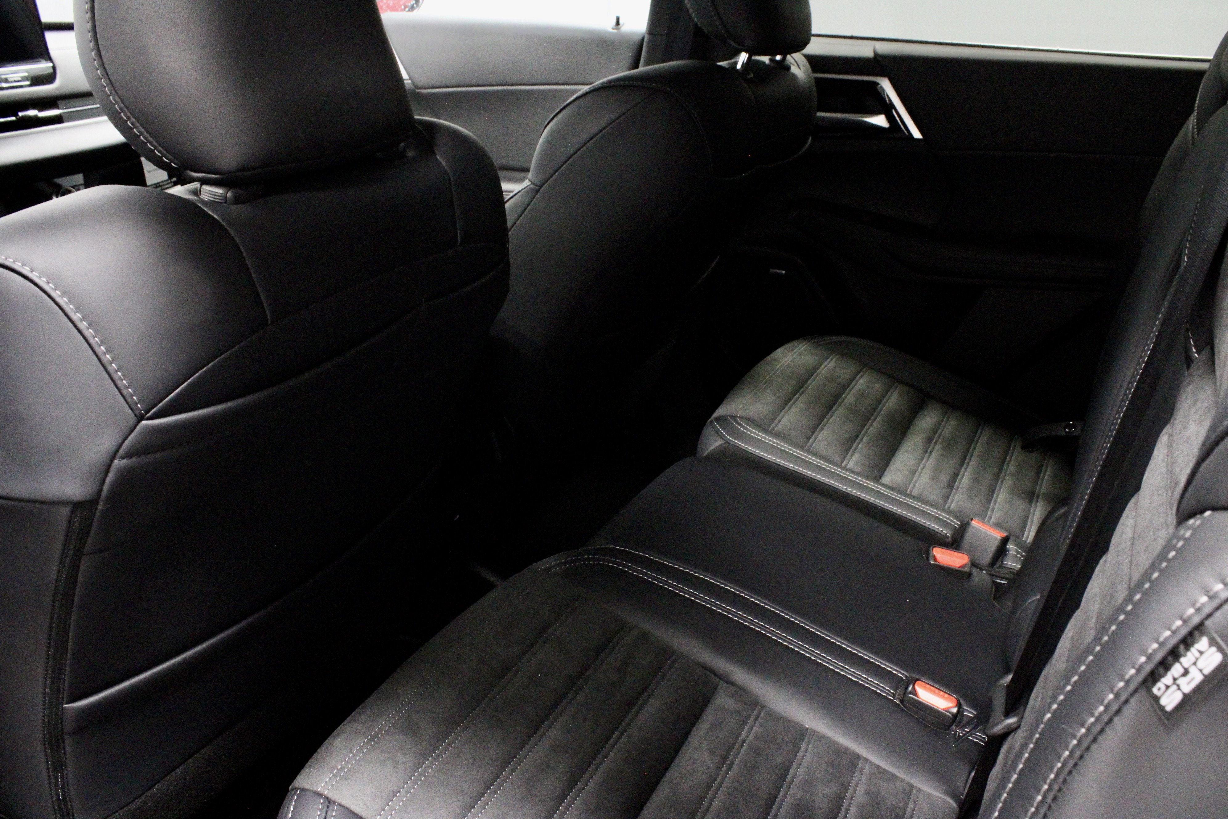 New 2025 Mitsubishi Outlander SE image 15