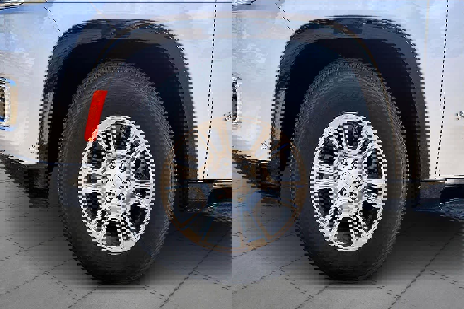 Used 2023 Jeep Wagoneer L 4WD image 9