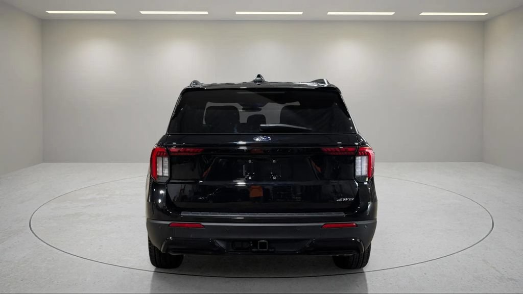 Used 2026 Ford Explorer ST-Line w/ ST-Line Street Pack AWD/4WD image 4