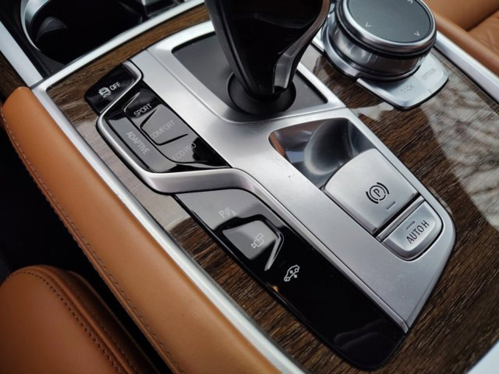 Used 2019 BMW 750i xDrive image 28