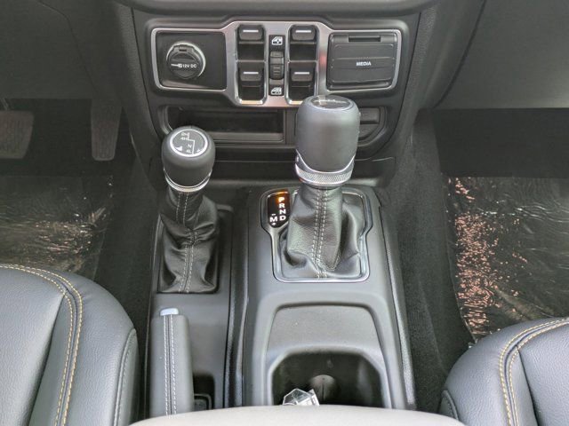 Used 2025 Jeep Gladiator Sport image 17
