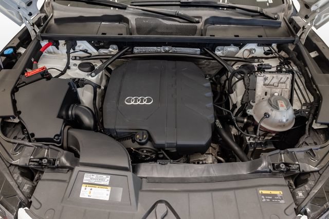 Used 2021 Audi Q5 2.0T Premium w/ Convenience Package AWD/4WD image 3