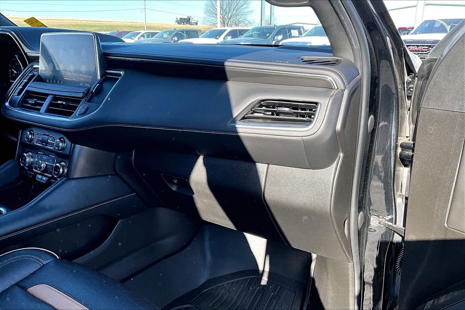 Used 2021 GMC Yukon AT4 w/ AT4 Premium Plus Package image 16