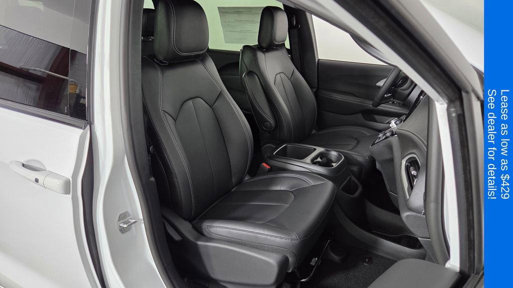 New 2026 Chrysler Pacifica Select AWD/4WD image 40