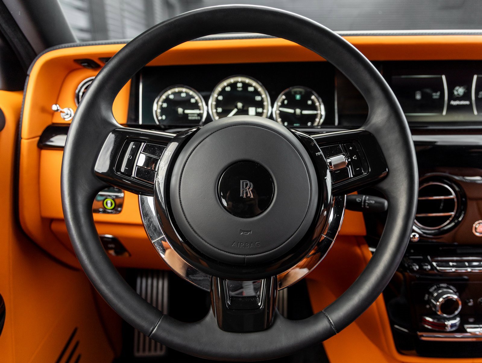 Used 2022 Rolls-Royce Phantom Extended Wheelbase image 35