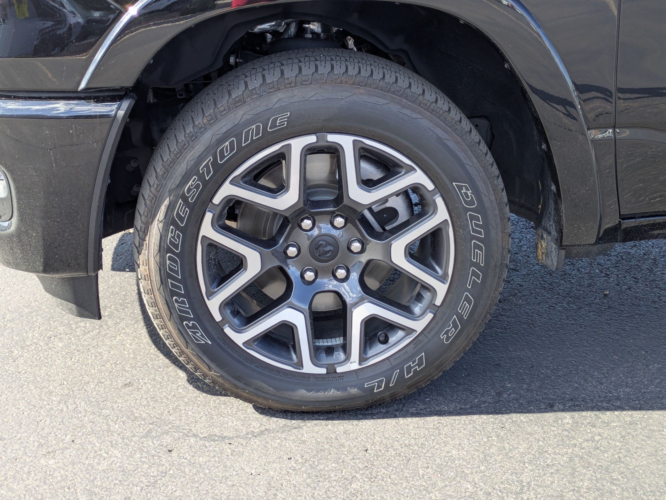 Used 2025 RAM 1500 Laramie w/ Sport Appearance Package AWD/4WD image 11