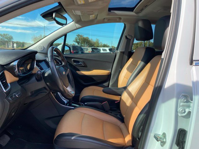 Used 2020 Chevrolet Trax Premier w/ LPO, Cargo Package FWD image 15