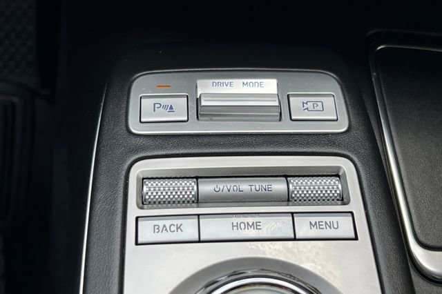 Used 2024 Genesis GV70 2.5T w/ Advanced Package image 38