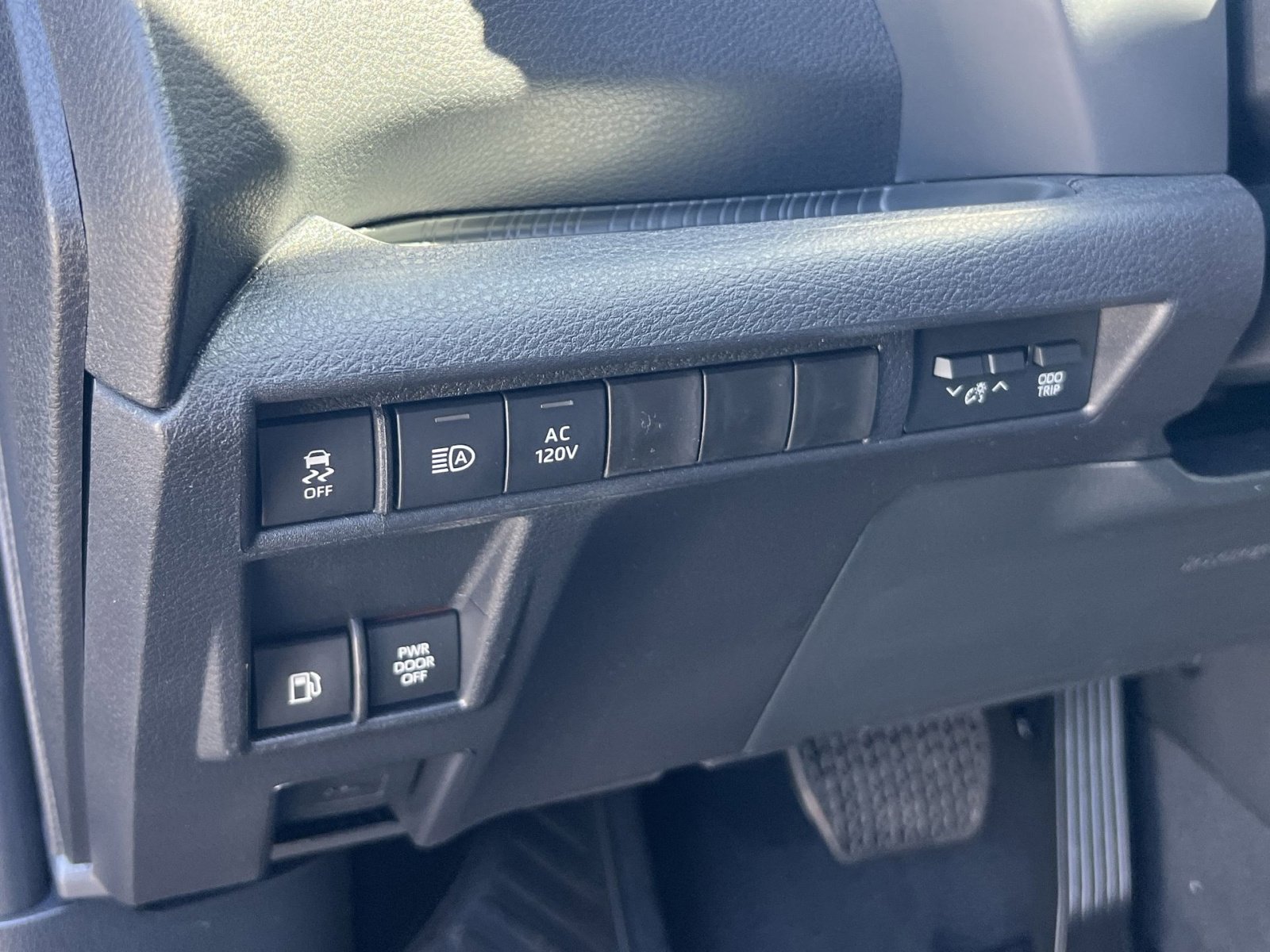 New 2026 Toyota Sienna XLE Woodland Edition AWD/4WD image 23