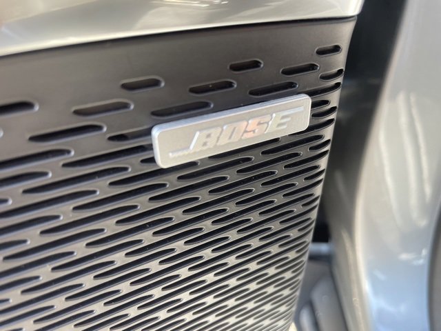 Used 2025 GMC Acadia Elevation image 8