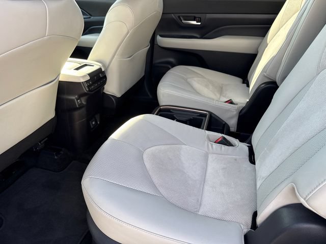 Used 2025 Toyota Grand Highlander AWD Hybrid image 19