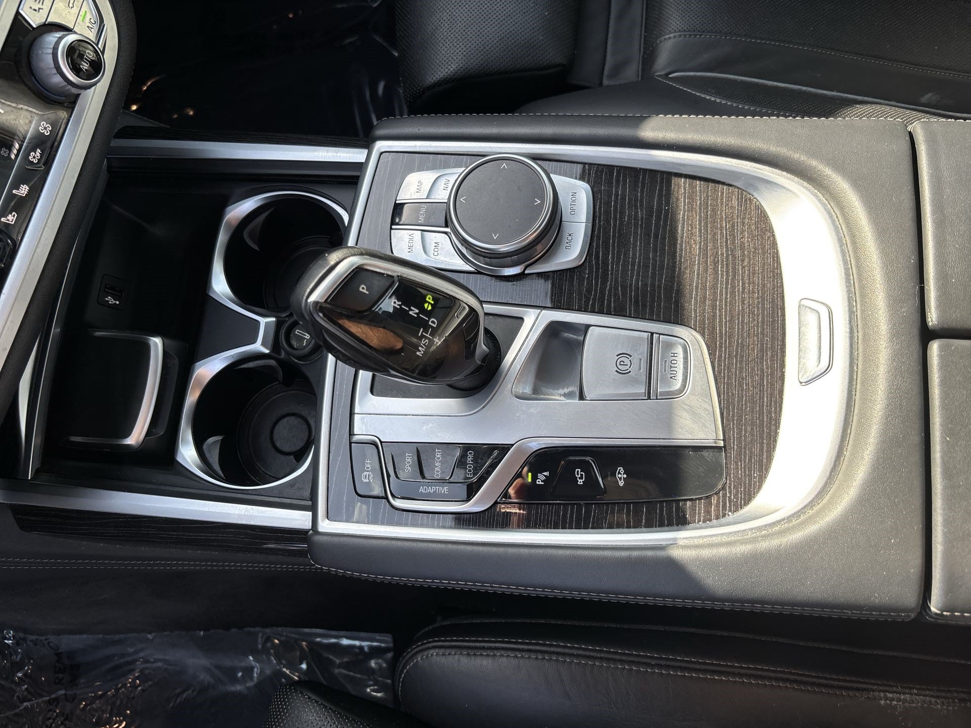 Used 2019 BMW 750i w/ M Sport Package RWD image 20